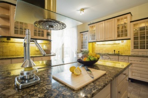 kitchen with granite coutnertops